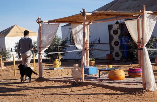 Taouz House | Sleeping in a Luxury tent in Merzouga desert !