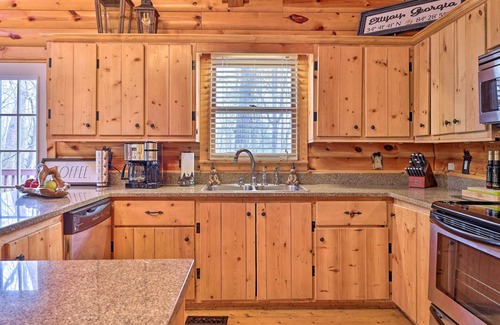 Ellijay Cabin | Sleeping Bear Cabin-Coosawattee Resort-Fire Pit, Community Pools, 3 Smart TVs