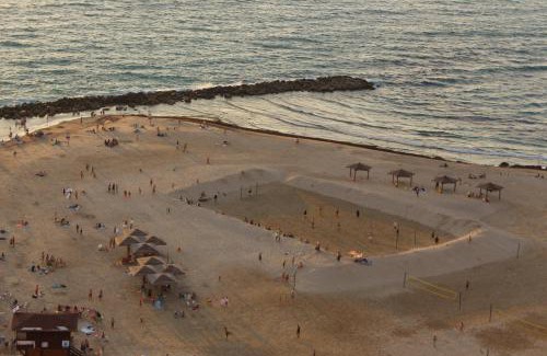 Haifa Apartment | Sleeping by The Mediterranean Sea