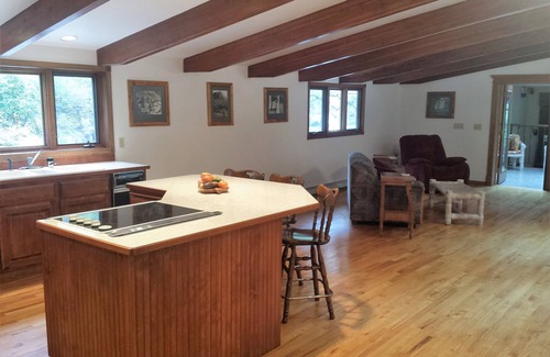 Grantsdale Cabin | Sleeping Child Hot Springs, Private Guest Rental