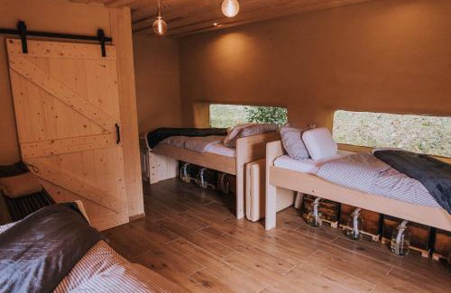 Grosuplje Apartment | Sleeping with bees - Tourist farm Muha