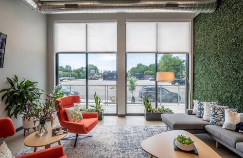 Des Moines Apartment | Sleepover Iconic Des Moines Apartments