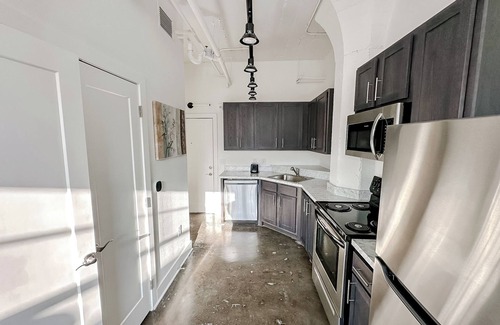 Wichita Apartment | Sleepover: Lively Studio + Parking - Wichita