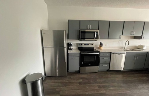 West Des Moines Apartment | Sleepover: Superior 1BD/1BA - Des Moines