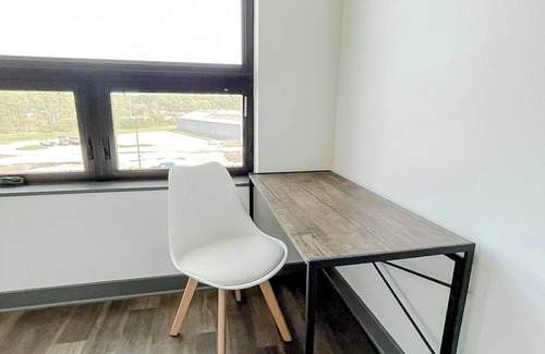 West Des Moines Apartment | Sleepover: Superior 1BD/1BA - Des Moines