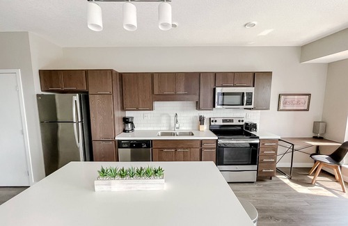 Downtown Des Moines Apartment | Sleepover: Unmatched 1BD/1BA - Downtown Des Moinesn