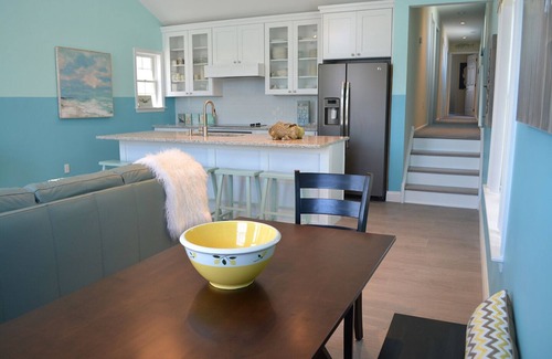 North End Condo | Sleeps 10 - 3 bedroom, 2 bath, beach chairs, tags, very close to beach/boardwalk