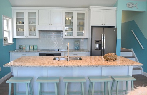 North End Condo | Sleeps 10 - 3 bedroom, 2 bath, beach chairs, tags, very close to beach/boardwalk