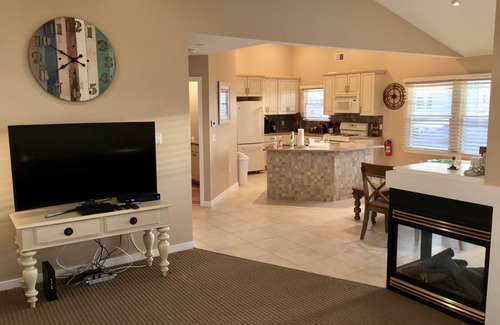 Beach Haven Terrace House | Sleeps 10 - 4 Bed, 3 Bath on Beach Block, Outdoor Kitchen & Entertainment Area