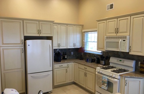 Beach Haven Terrace House | Sleeps 10 - 4 Bed, 3 Bath on Beach Block, Outdoor Kitchen & Entertainment Area