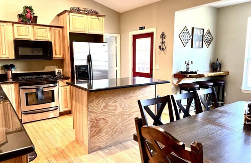 Alto House | Sleeps 10, 5BD, 4BT, HOT Tub, Pool Table, Near Winter Park & Ski