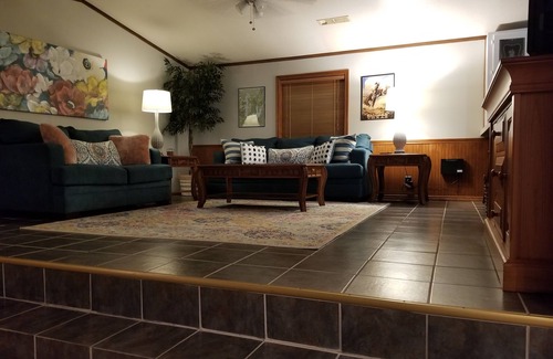Bandera House | Sleeps 10☀️ Hot tub 👙 Fire table🔥 Views🌄