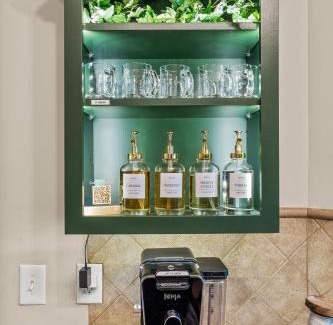 Gwinnett Place House | Sleeps 10 Near I-85 4br Family Stay