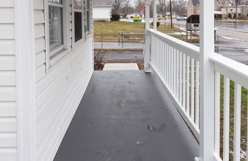 Indianapolis House | Sleeps 11! Huge 4 bd 2.5 ba Updated Farmhouse, 12 min to Downtown!