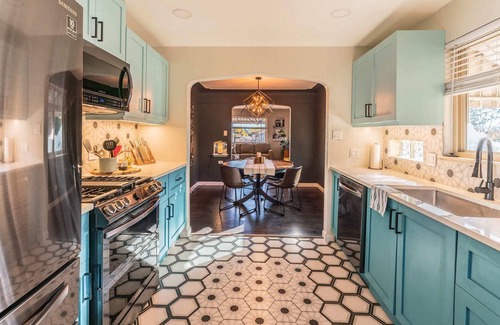 Sloan Lake House | Sleeps 14! 2 King Beds! close to DT/Mountains&more