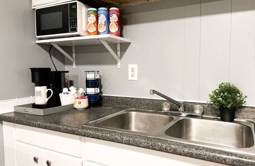 Jeannette Condo | Sleeps 14! 9 Beds and Bathrooms, Historic + WIFI!