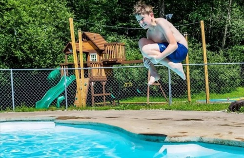 Reeders House | Sleeps 14! Pool Hot Tub Sauna Pickleball Arcade