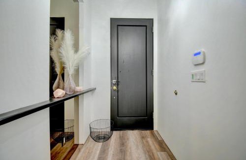 Huning Castle House | Sleeps 15 with 3000 sq ft of Luxury Townhome in the ABQ County Club