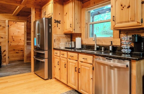 Sugar Mountain House | Sleeps 17 | Dog Friendly | 7 min to Sugar Mt