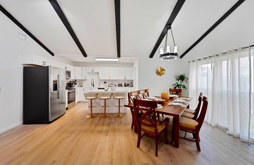 Egypt Lake-Leto House | Sleeps 17/Private Beach & Heated pool/mins to Downtown/Buccs/Bush Gardens/Zoo