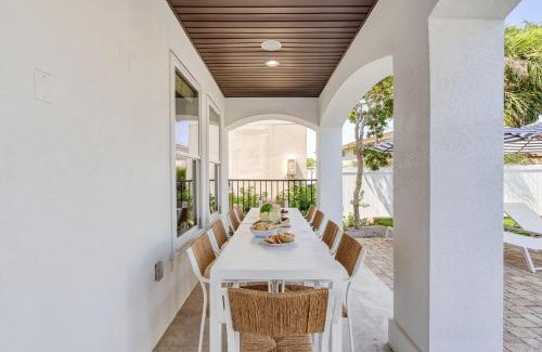 Frangista Beach House | Sleeps 20, Private Pool, Putting Green, Walk to Beach Vitamin Sea by AvantStay