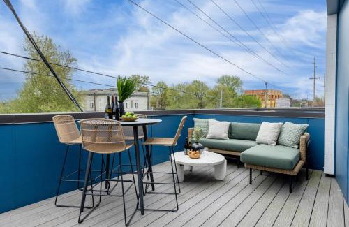 Five Points House | Sleeps 24 Rooftop Game Room Outdoor Spaces Just 10 Min to Broadway Outrider by AvantStay