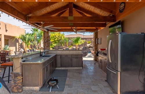 Rio Verde Foothills Villa | Sleeps 25, Heated Pool and Spa, Pickleball Court