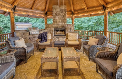 Ellijay Cabin | Sleeps 33 Private Lake Front Lodge