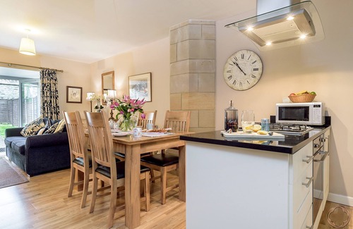 Fort Augustus Cottage | Sleeps 4 guests in 2 bedrooms
