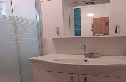 Datca City Center Apartment | Sleeps 4, Spacious Apartment with a Large Garden - AWZ 312