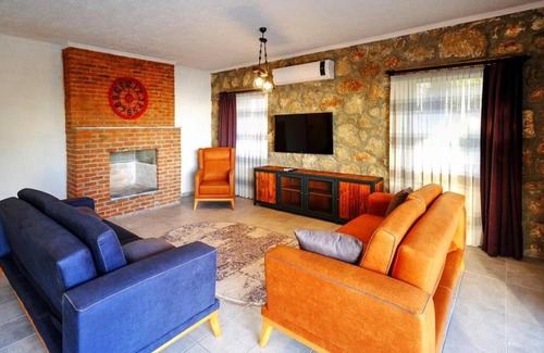Faralya Villa | Sleeps 4, Spacious Lux Villa with Private Pool AWZ 275