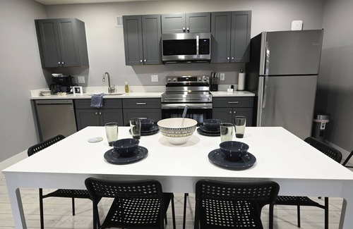 Bellaire Condo | Sleeps 5, boat parking, washer/dryer WiFi, NEW!