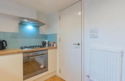 Haggerston Apartment | Sleeps 6 1 Bed With Loft 5mins to stations