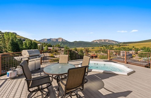 Crested Butte Condo | Sleeps 6, charming condo in Mt. Crested Butte