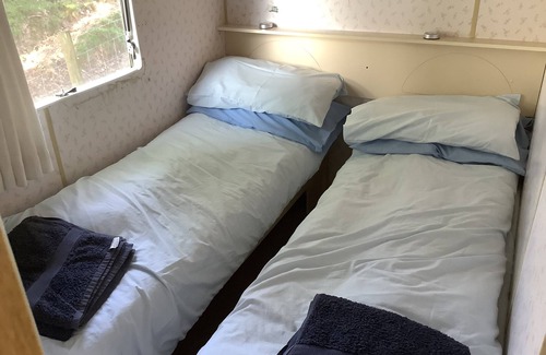 Builth Wells House | Sleeps 6 Farm stay in Mobile Home Close to Hay on Wye and Builth Wells