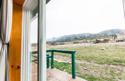 Centennial Apartment | Sleeps 6 - Historic Hotel in Centennial