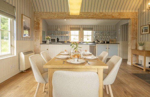 Nethy Bridge Cottage | Sleeps 6 in 1 double bedroom and 2 twin rooms