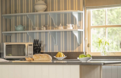 Nethy Bridge Cottage | Sleeps 6 in 1 double bedroom and 2 twin rooms