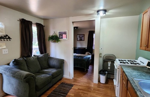 Bear Creek Cottage | Sleeps 6-Private bath