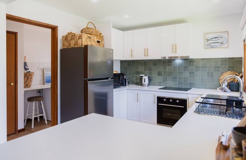 Ocean Grove House | Sleeps 6 - Private Deck - Firepit