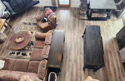 Bozeman House | Sleeps 6 with a hot tub- best views in Bozeman