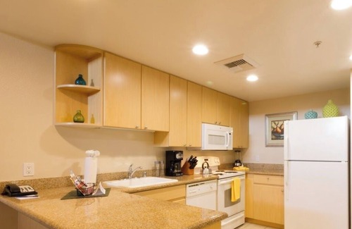Carlsbad Resort | Sleeps 7! Carlsbad Resort, Min. to Beach/Legoland. Beautiful views. 7/13-20 1 wk