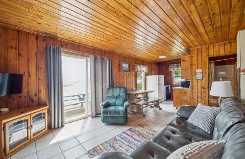 Oscoda House | Sleeps More Cozy Lake Access