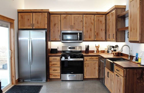 McIntosh County Cabin | Sleeps Up to 12, Lakefront Stay at Dry Lake, ND: Pet Friendly!