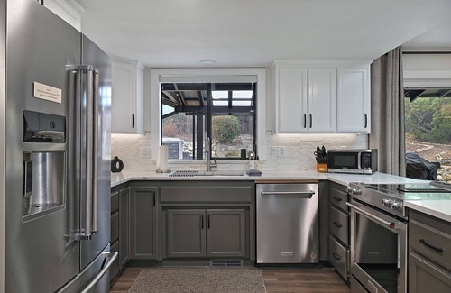 Medford House | Sleeps up to 6 | Hot Tub | Accessible Features