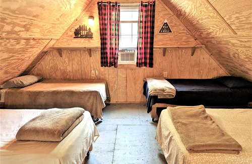 Victor Hotel | Sleeps up to 8, kitchenette, full bathroom, air conditioned/heated, free WiFi