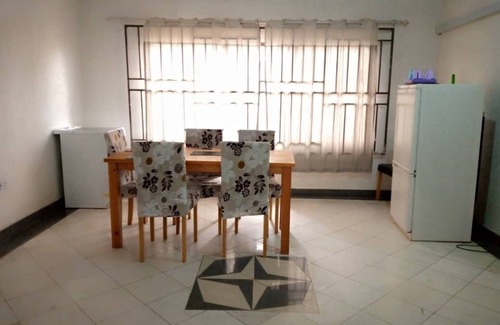 Kumasi Apartment | Sleeps8- Private Secure Parking- Garden- AirCon