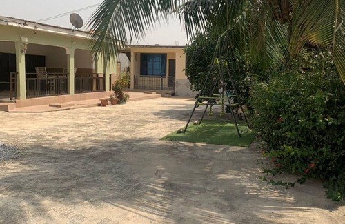 Kumasi Apartment | Sleeps8- Private Secure Parking- Garden- Aircon