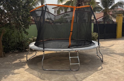 Kumasi Apartment | Sleeps8- Private Secure Parking- Garden- Aircon