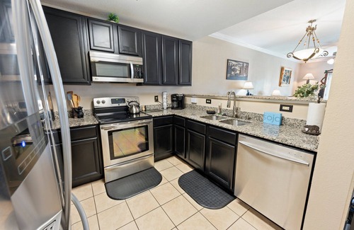 Pigeon Forge Condo | Sleepy Bear Getaway: Mountain Views, Resort Indoor & Outdoor Pool Access & Close to Dollywood